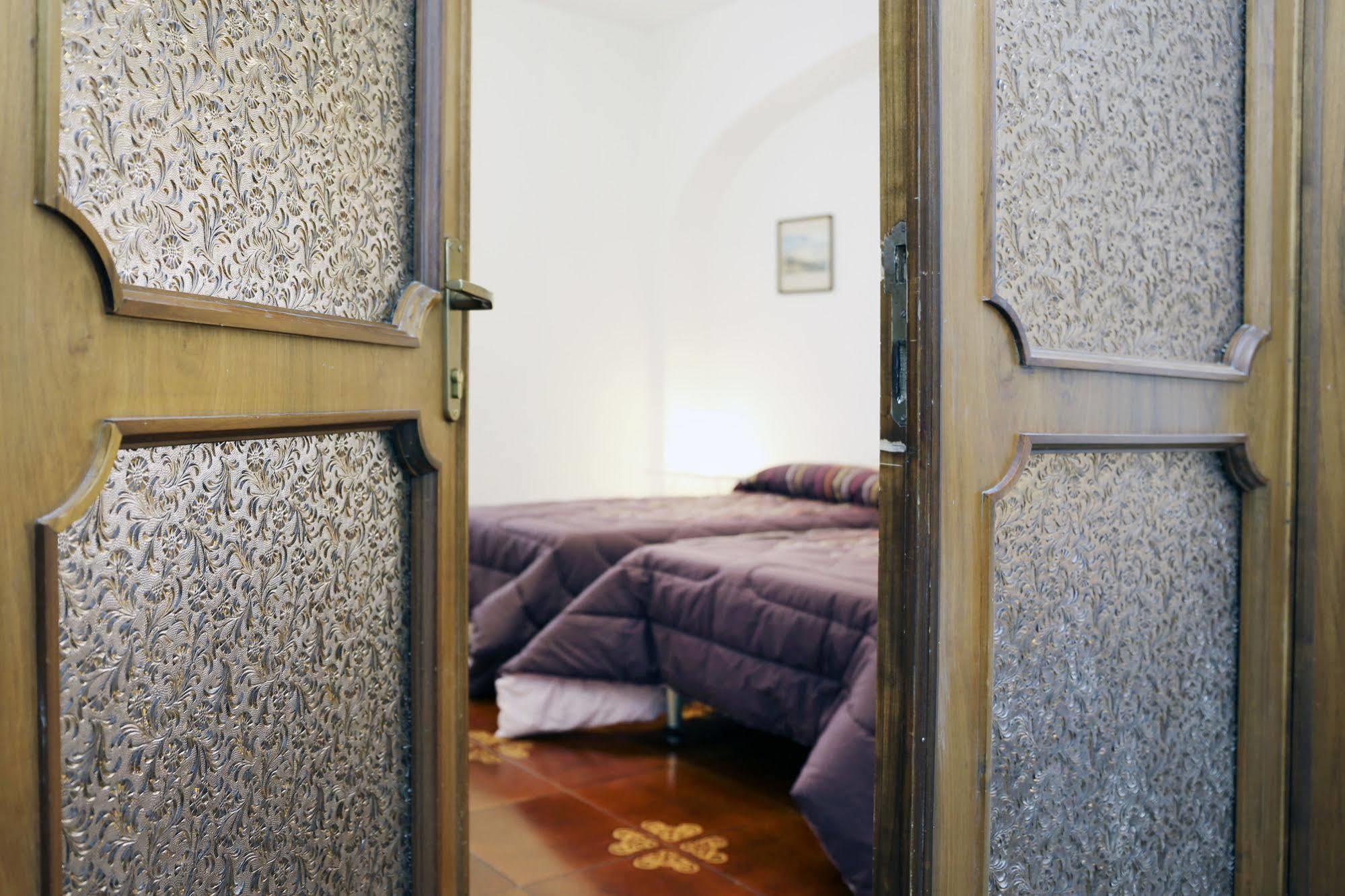 B&B Torrione LʼAquila Exterior foto